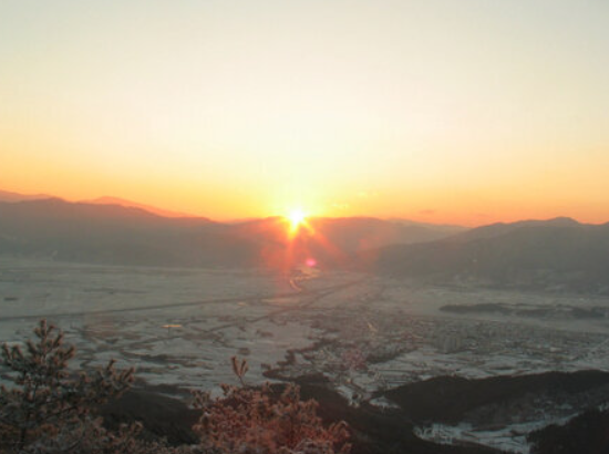 동악산 일출 풍경