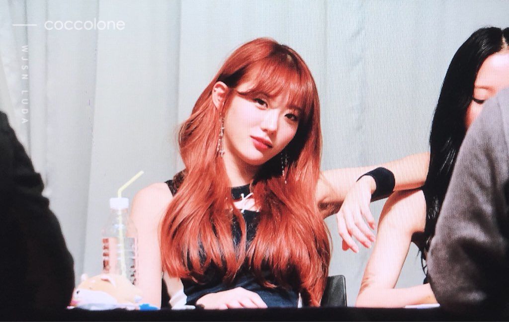 우주소녀 루다 인스타그램 사진 몸매