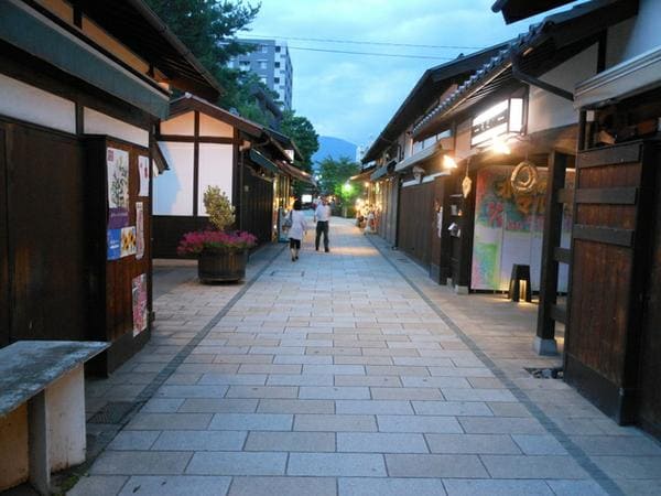 마쓰모토 성 앞 상점가