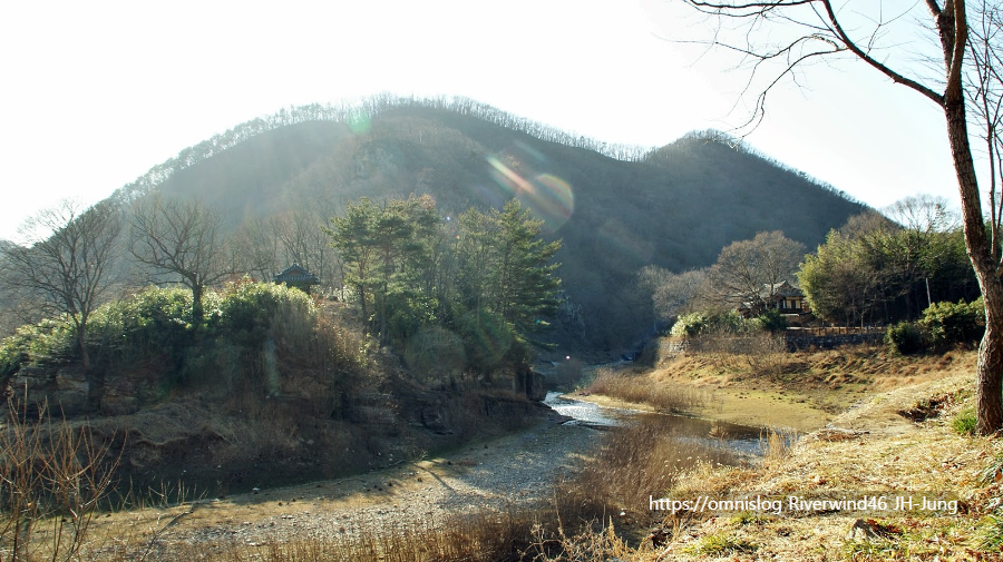 솔밭사이로 강물은 흐르고 The River in the Pines