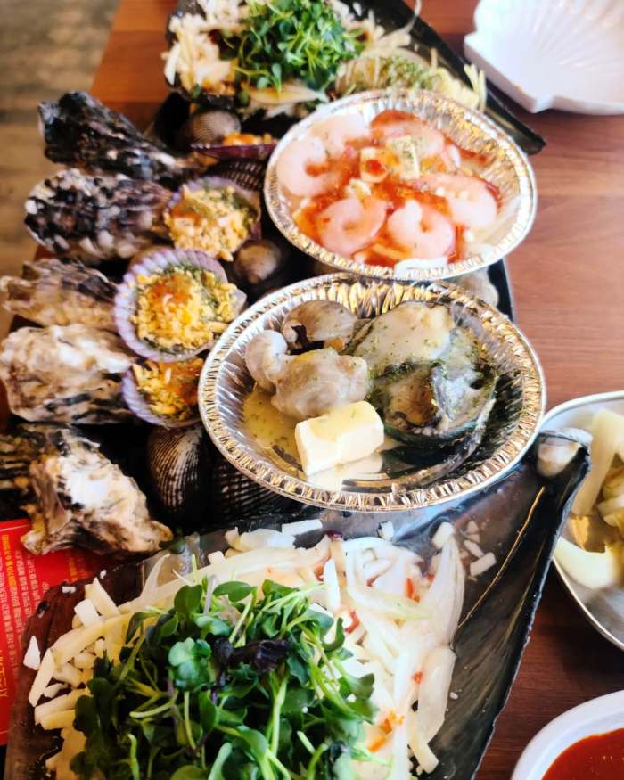 식객 허영만 백반기행 지수원 편 4단 가리비 치즈구이 전복 새우 조개 무한리필 숯불 구이 오이도 맛집 소개