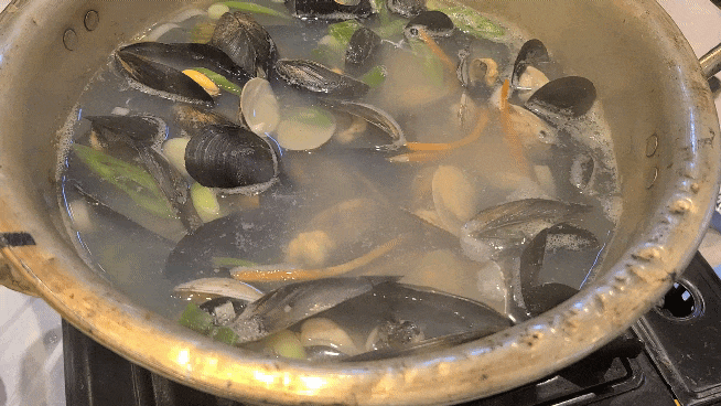 청춘포차-홍합탕