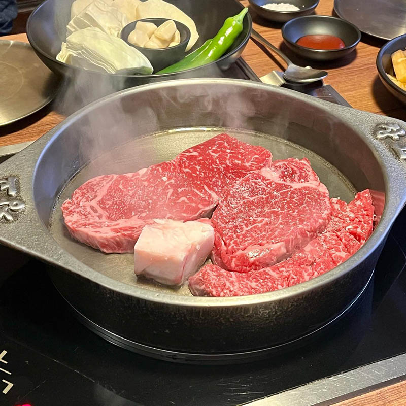 여의도 일등급 한우 '창고43' 본점