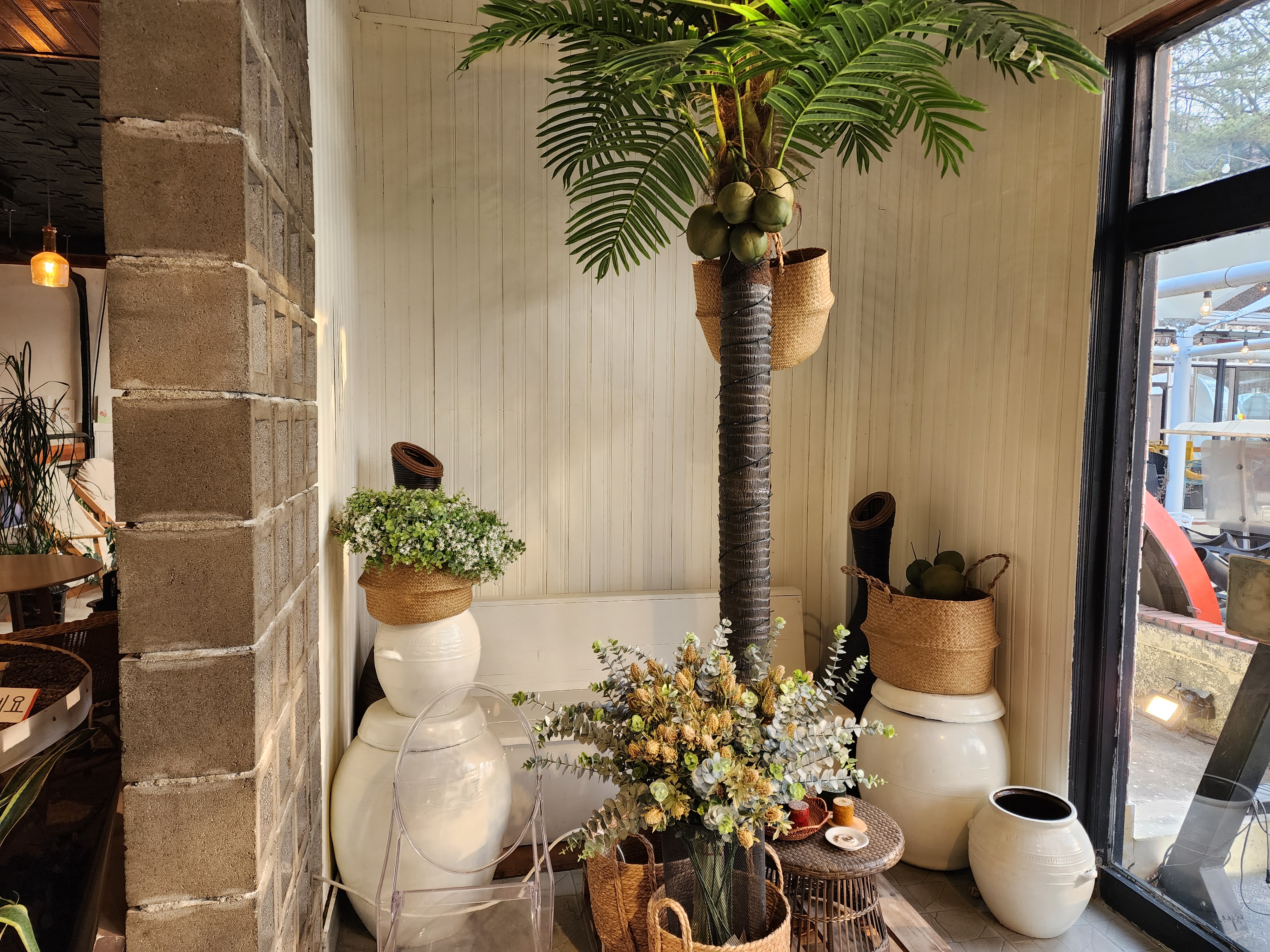 카페 내부 입구