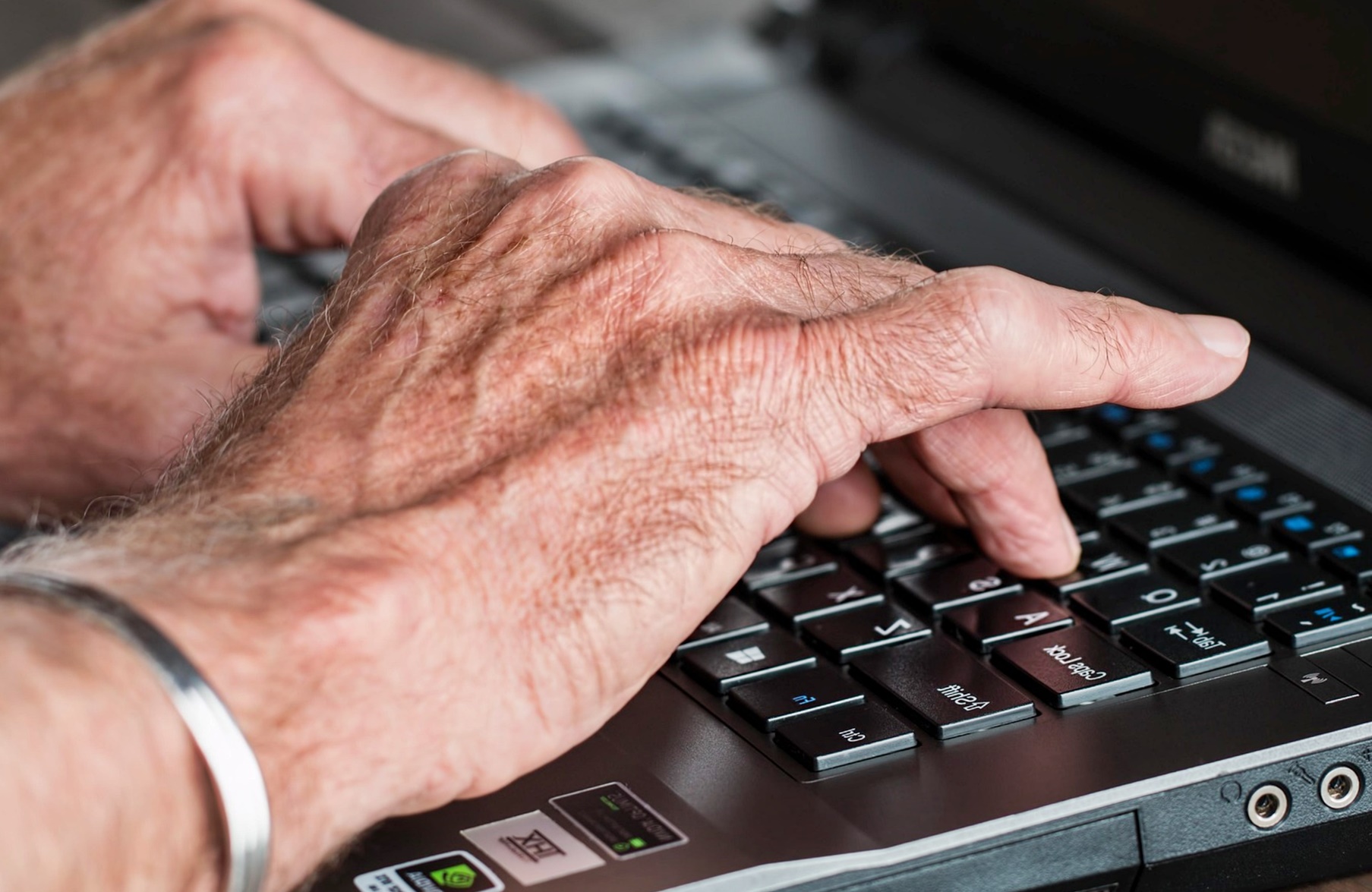 관절염 초기&amp;#44; 약보다 먼저 바꿔야 할 생활 습관!