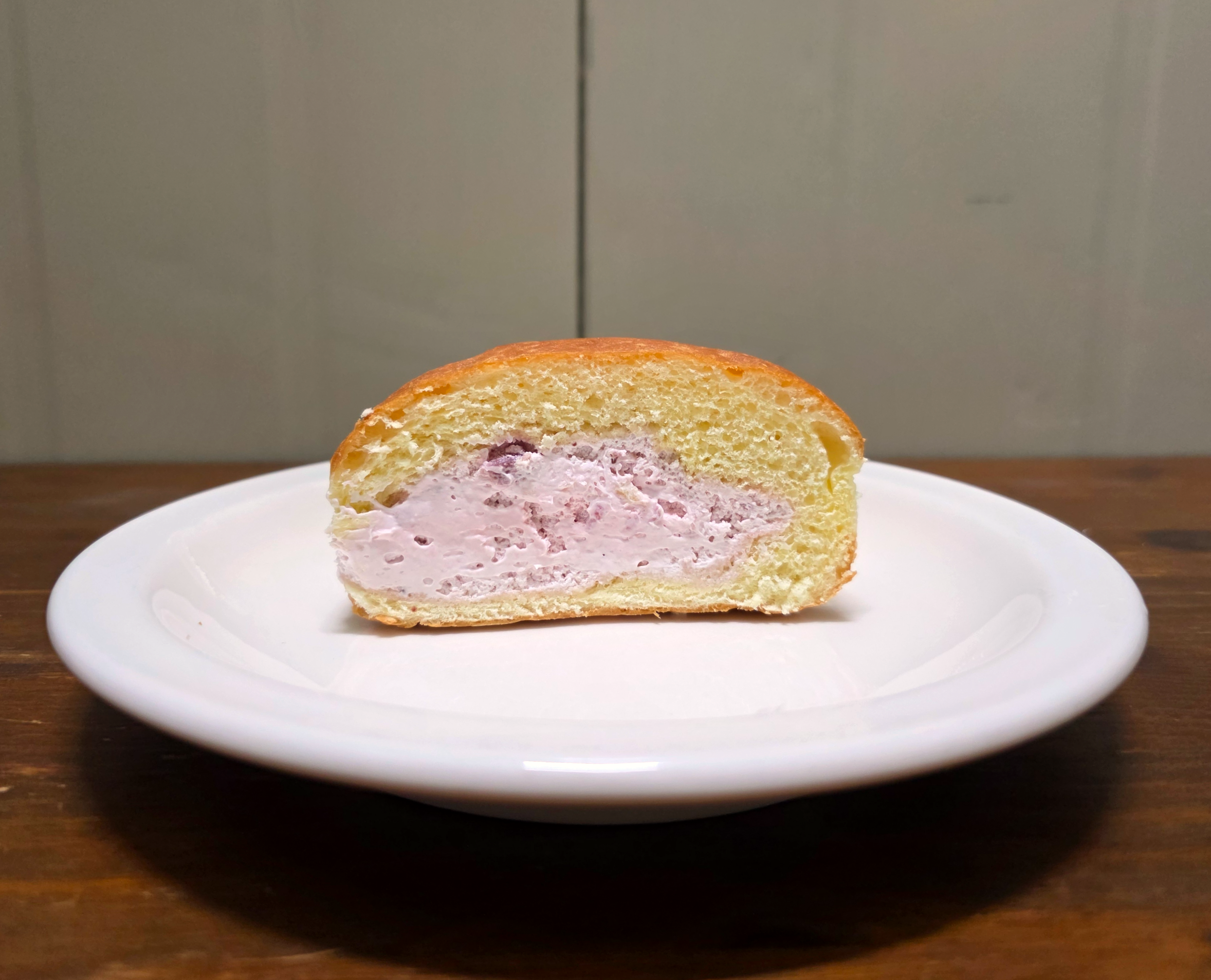 gs25신상서울우유딸기크림도넛