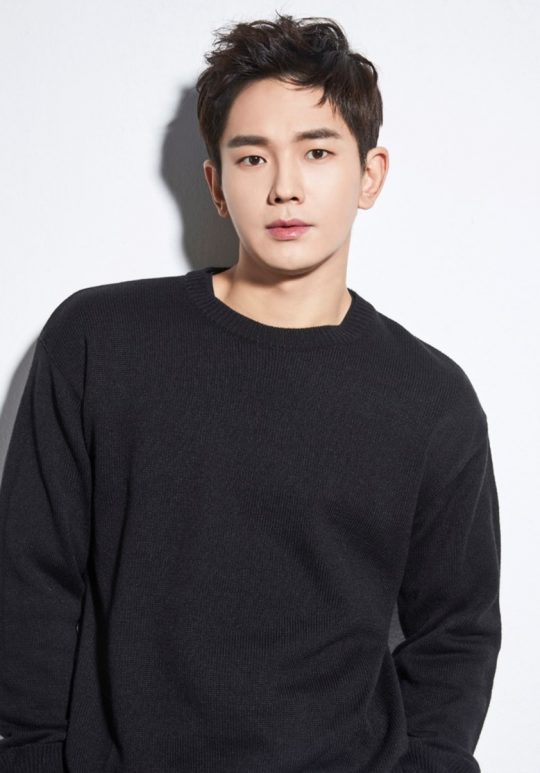 낮에 뜨는 달 온주완