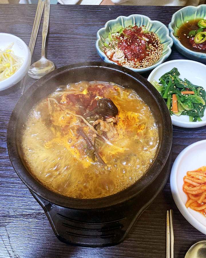 경복궁역 인왕산 맛집 추천 생방송투데이 1++ 한우가 한가득 소고기 국밥 양념 돼지갈비 6천원 한우국밥 오늘방송 맛있GO 싸다GO