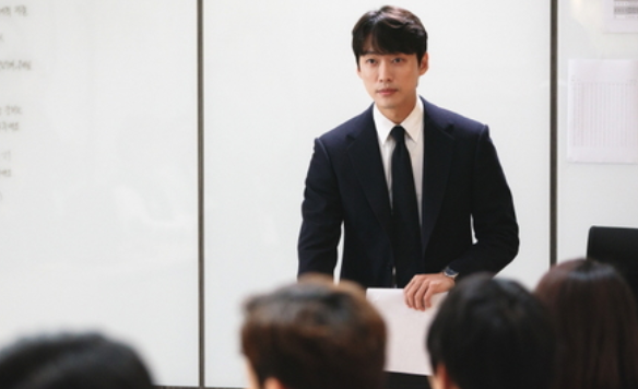 "감정에 휘둘리지 않는 결단력, 그것이 가장이 가져야 할 리빌딩의 핵심입니다. #스토브리그 #40대가장"