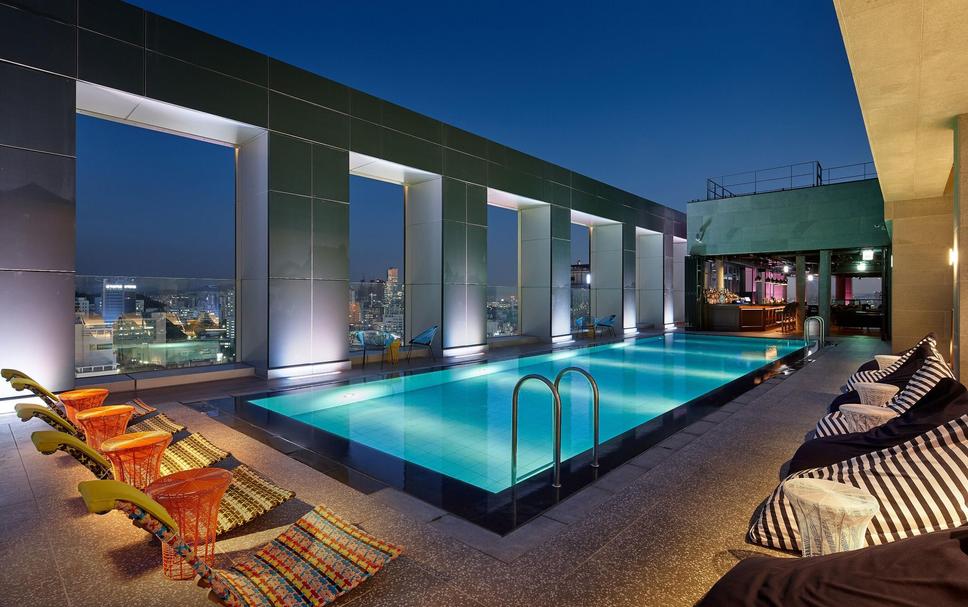 L7 홍대 루프탑 수영장