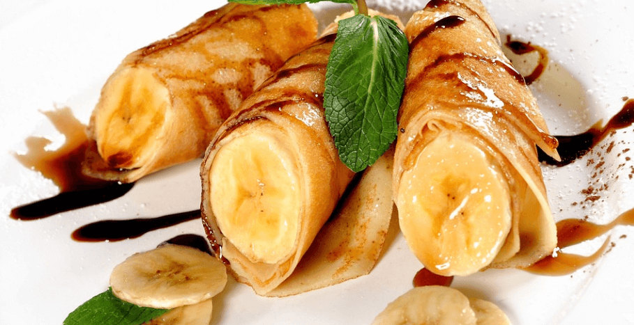 칼륨이 많은 음식 조리한 바나나가 놓여 있다