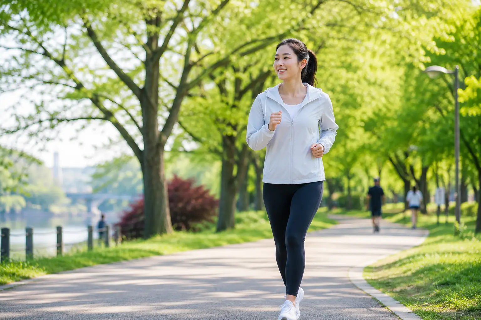 공원에서 유산소 운동을 하는 초보 운동자