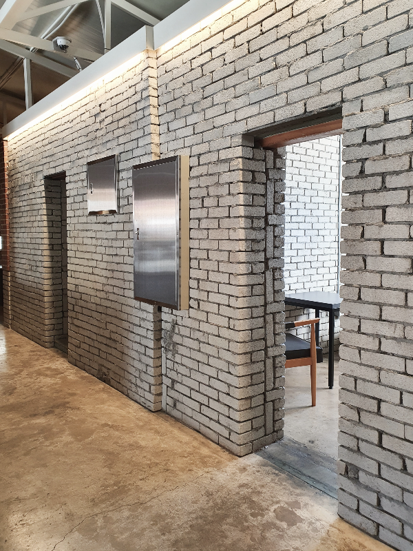 봉덕창고 내부 벽돌