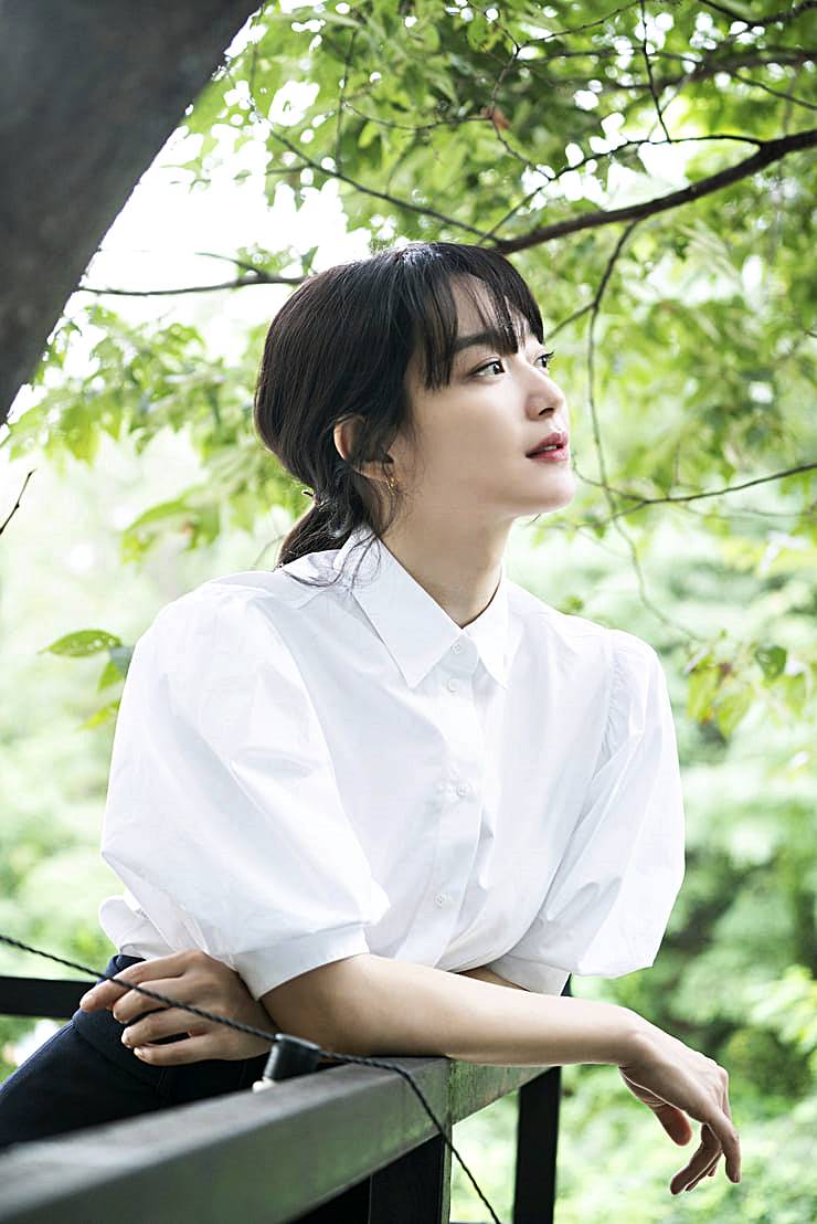 배우-신민아