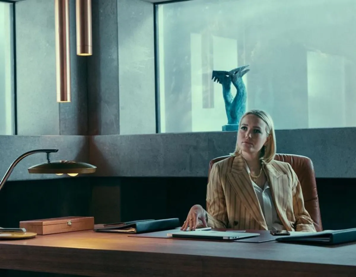 책상에-앉아있는-삭사