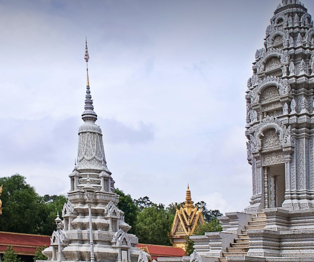 과거와 미래가 공존하는 도시, 프놈펜(Phnom Penh)