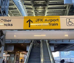 JFK 공항까지 4달러? 여름 한정, LIRR+에어트레인 초특급 할인 루트 공개 뉴욕여행 공항 이동 방법, 뉴욕여행 공항택시 이용방법과 트레인 기차 이용방법 비교, 엘레베이터에 JFK공항가는 길