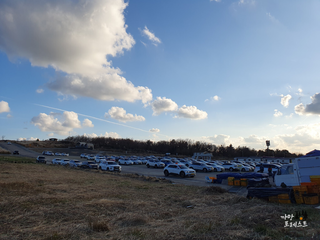 제주 새별오름 주차장