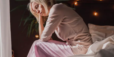 갱년기 불면증 원인&amp;#44; 증상 변화&amp;#44; 효과적인 대처법 총 정리 (2025 최신)