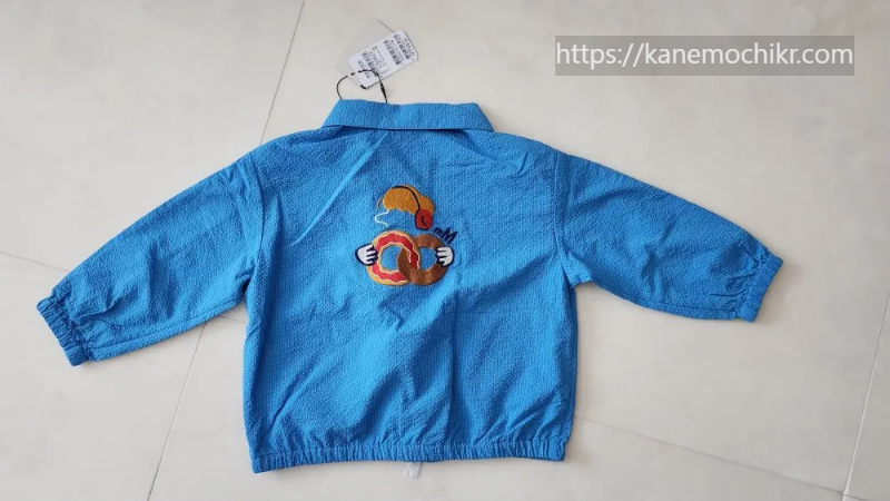 모이몰른-바람막이-뒷모습