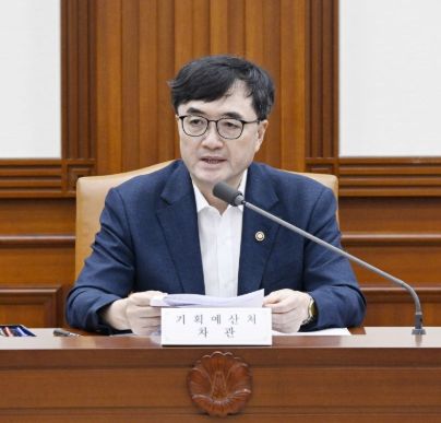 예산정책과장과 예산총괄과장도 맡았습니다.