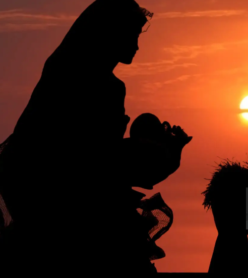 아기 예수를 안고 있는 마리아 사진