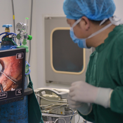 안과수술장면예시03