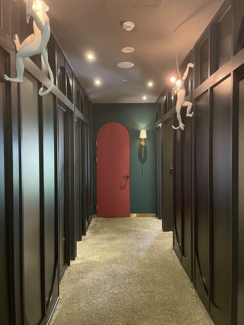 도쿄등심-광교점-룸-좌석-들어가는길