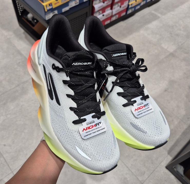 스케쳐스 에어로 버스트 안정성