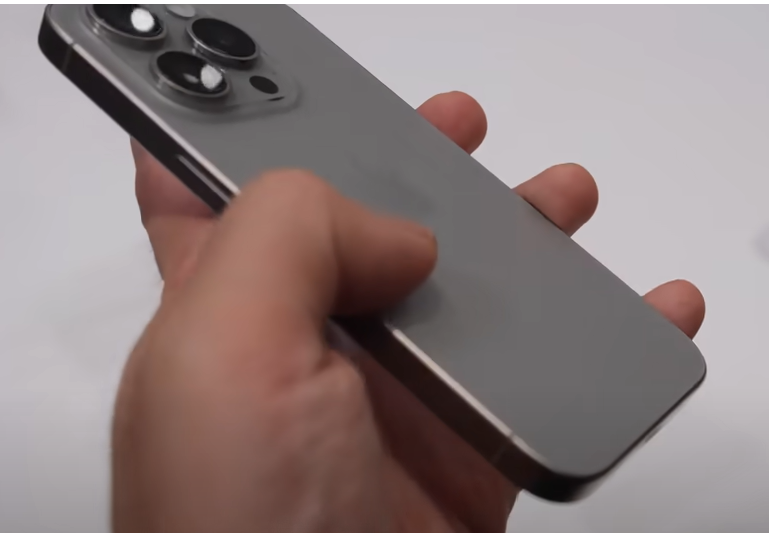 아이폰 15 내츄럴 티타늄 