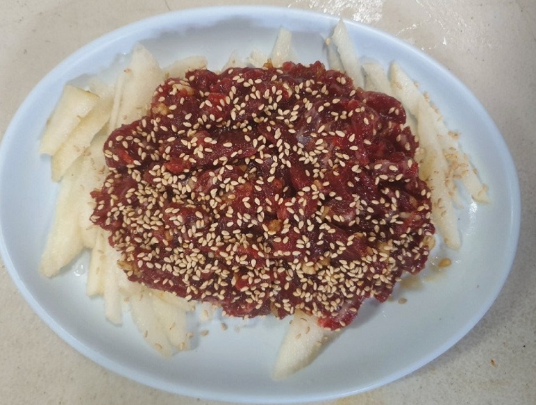 대구-49년-노포-뭉티기-생고기-왕거미식당