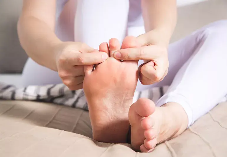 발과 다리에 쥐가 나는 원인과 효과적인 해결법