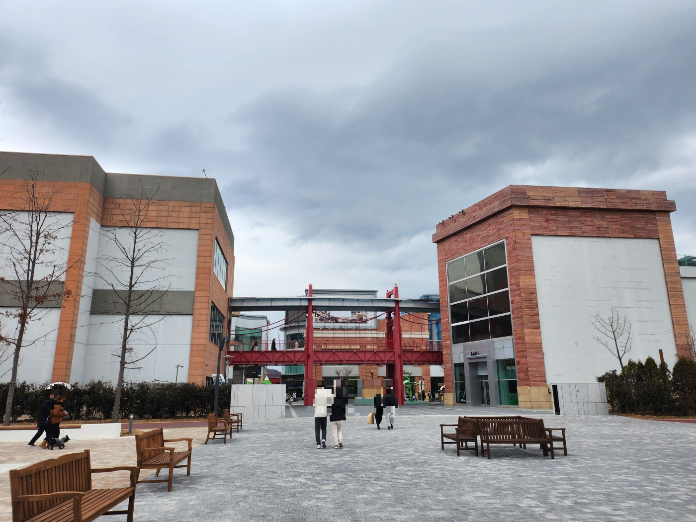 롯데-정원형-공원-김해-아울렛-가는길