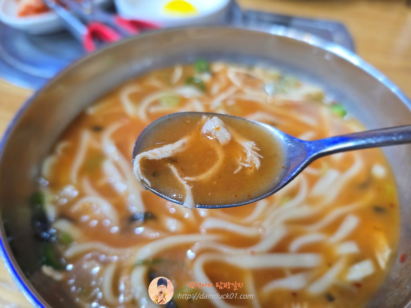 얼큰 닭칼국수