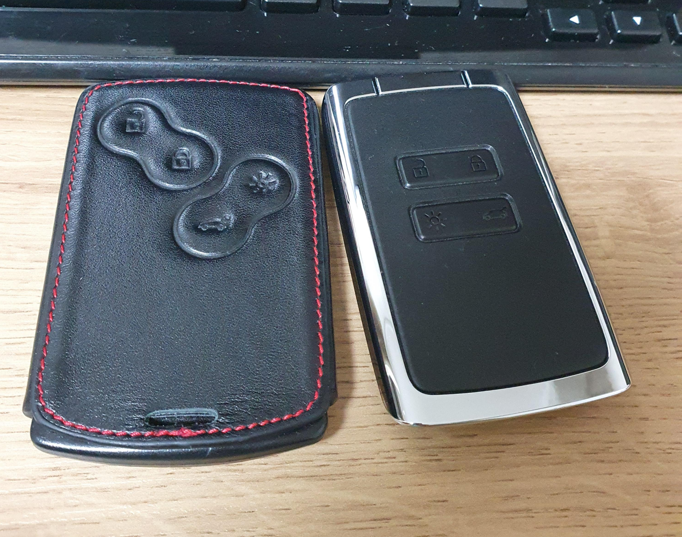 왼쪽 SM7 스마트키, 오른쪽 SM6 스마트키