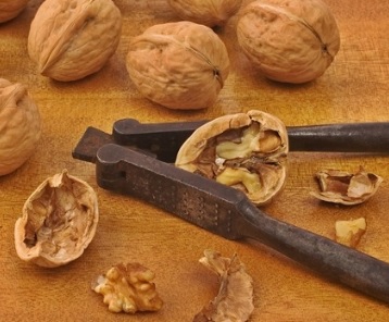 정월대보름 부럼깨기