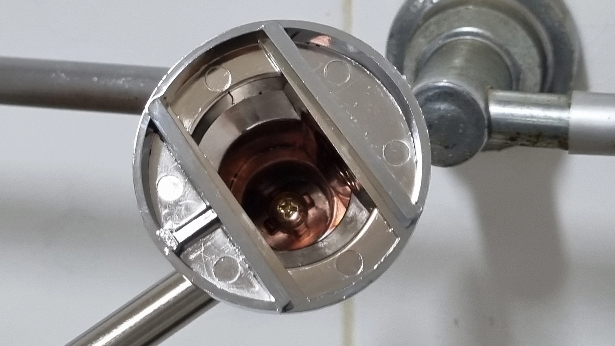 수건걸이 간격 조절 방법