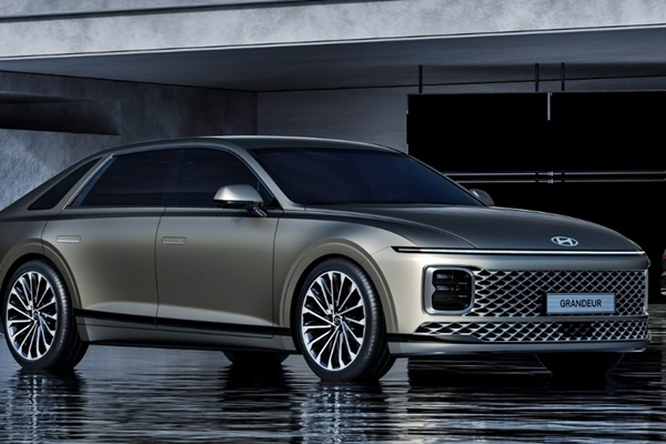 그랜저 차량 측면 디자인 이미지