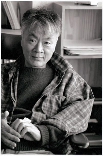작가 김훈 사진