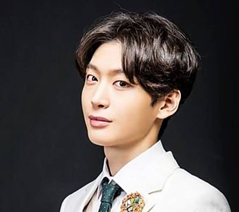 가수-김용빈