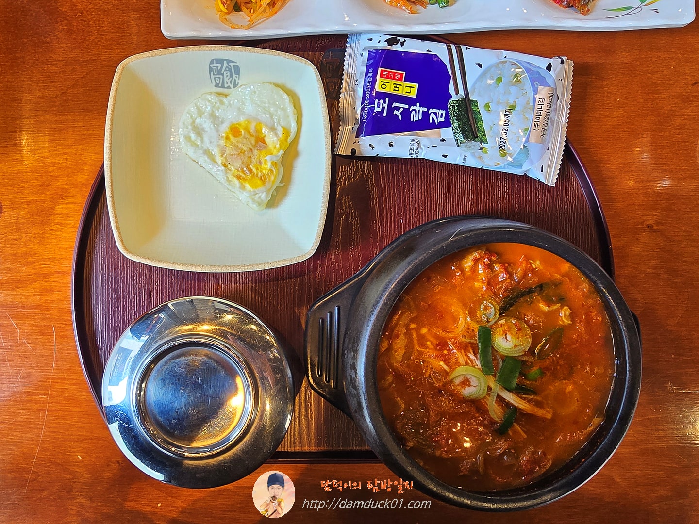 찌개정식 (고기듬뿍김치찌개)