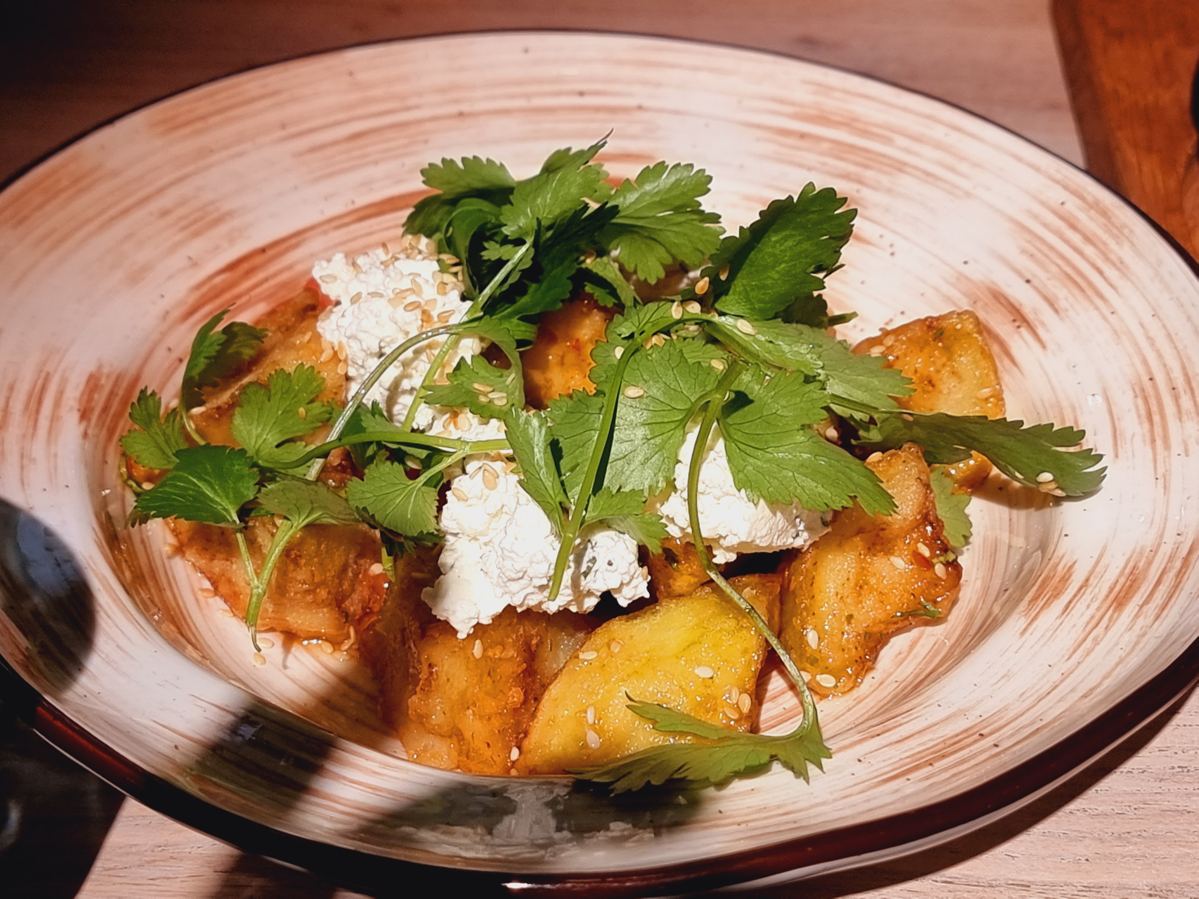 치즈를 곁들인 가지튀김