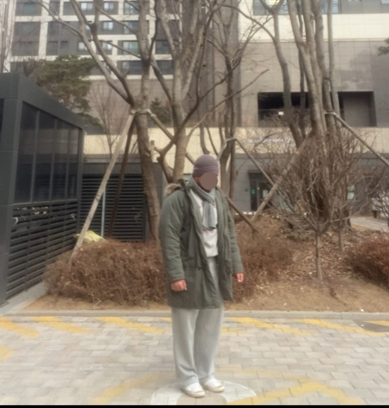 데일리룩('26.1.23.)루오에스펙 울니트비니, 세컨모놀로그 머플러, 유니폼브릿지 에어포스 맨투맨, 로스코 N-3B 파카 점퍼, 토피 트레이닝 팬츠, 나이키 블레이저로우 77