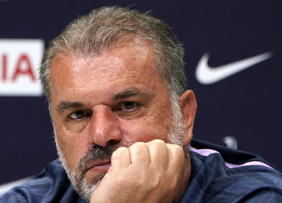 엔제 포스테코글루의 사진