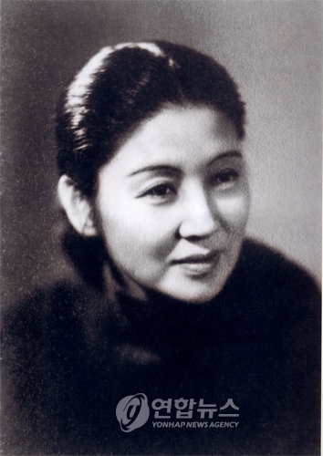중년의 최승희 사진