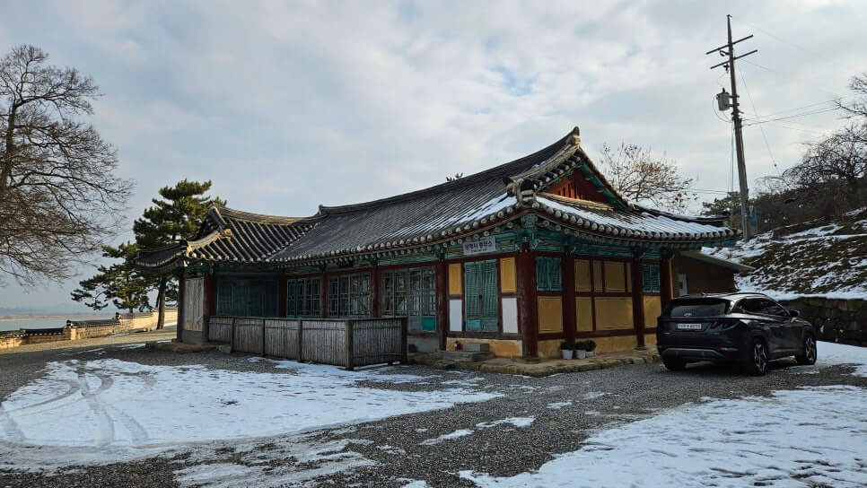 김제 망해사 : 김제평야의 일출과 새만금지구의 일몰이 있는 바다를 바라보는 사찰