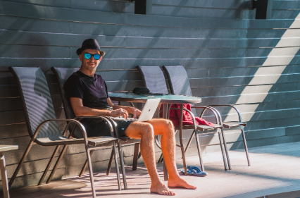 고령화 시대에 수요 폭발적 증가 예상: 시니어 디지털 라이프의 새로운 기회