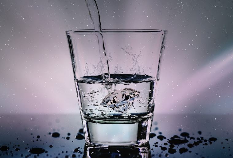 물 섭취의 중요성 체내 순환과 대사 기능 유지를 위한 필수 습관