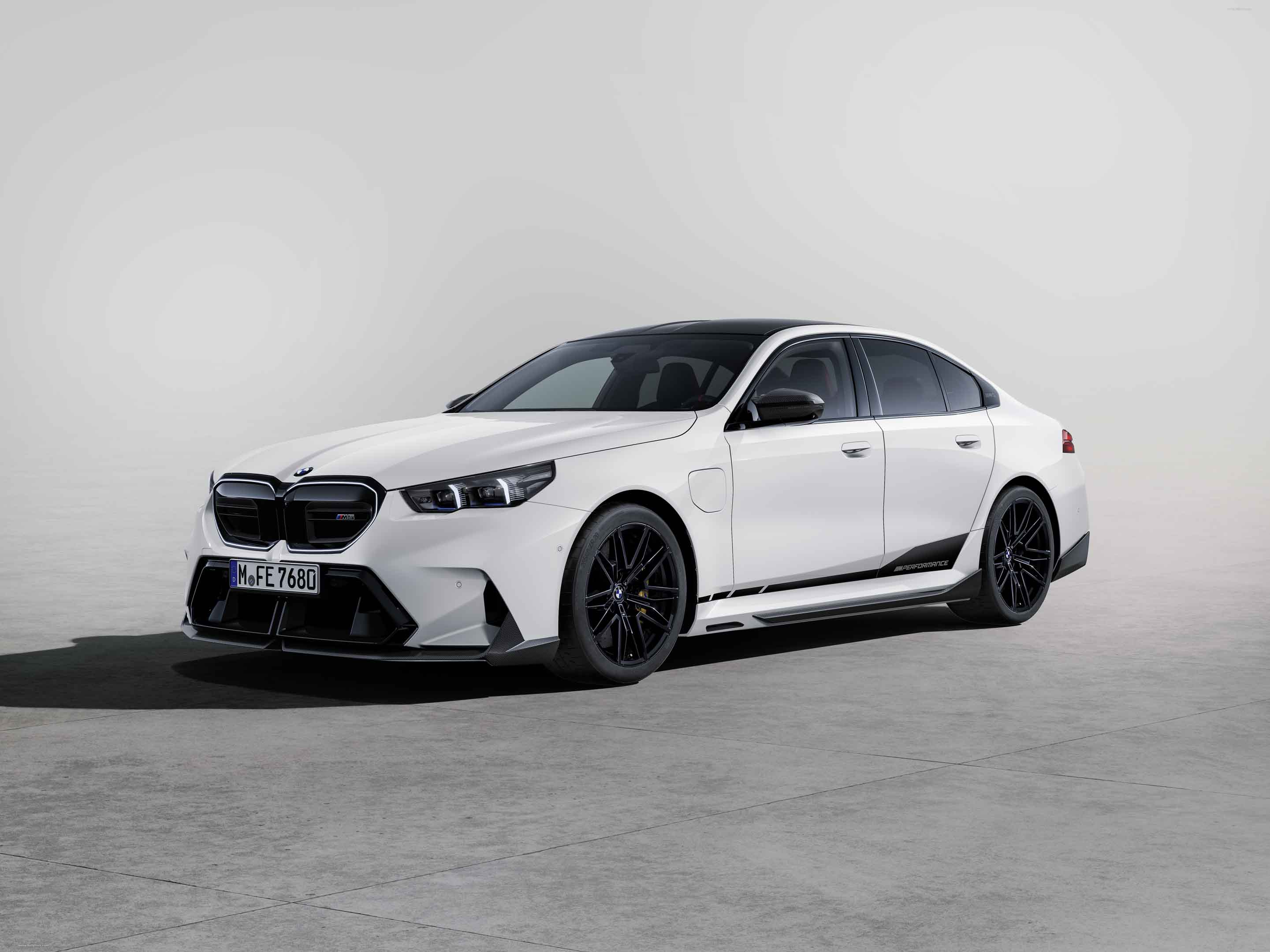 BMW M5 퍼포먼스 패키지
