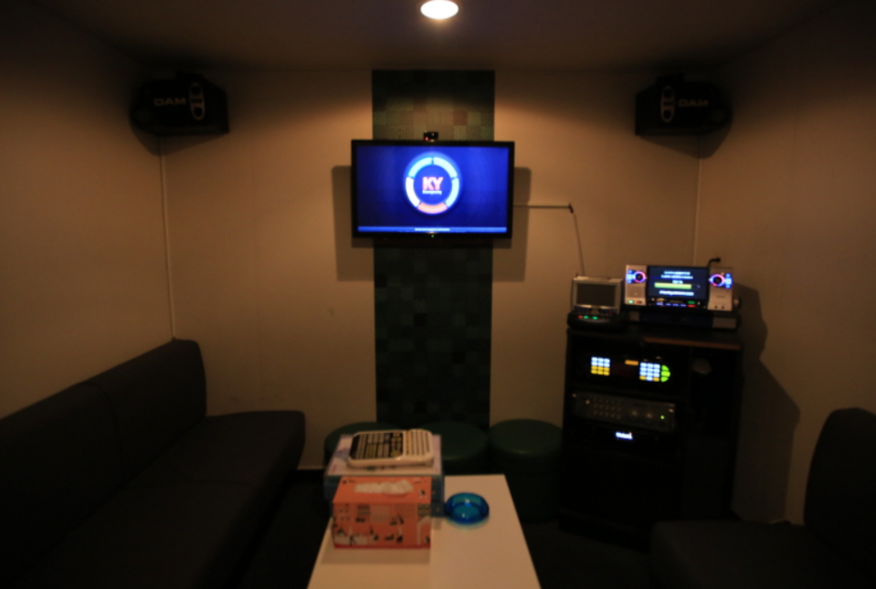 뉴카멜리아호-내부시설-노래방-사진